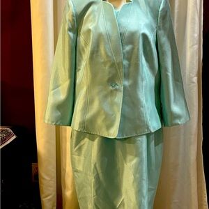 Beautiful satin blend dress suit with jacket in mint green color in size 18